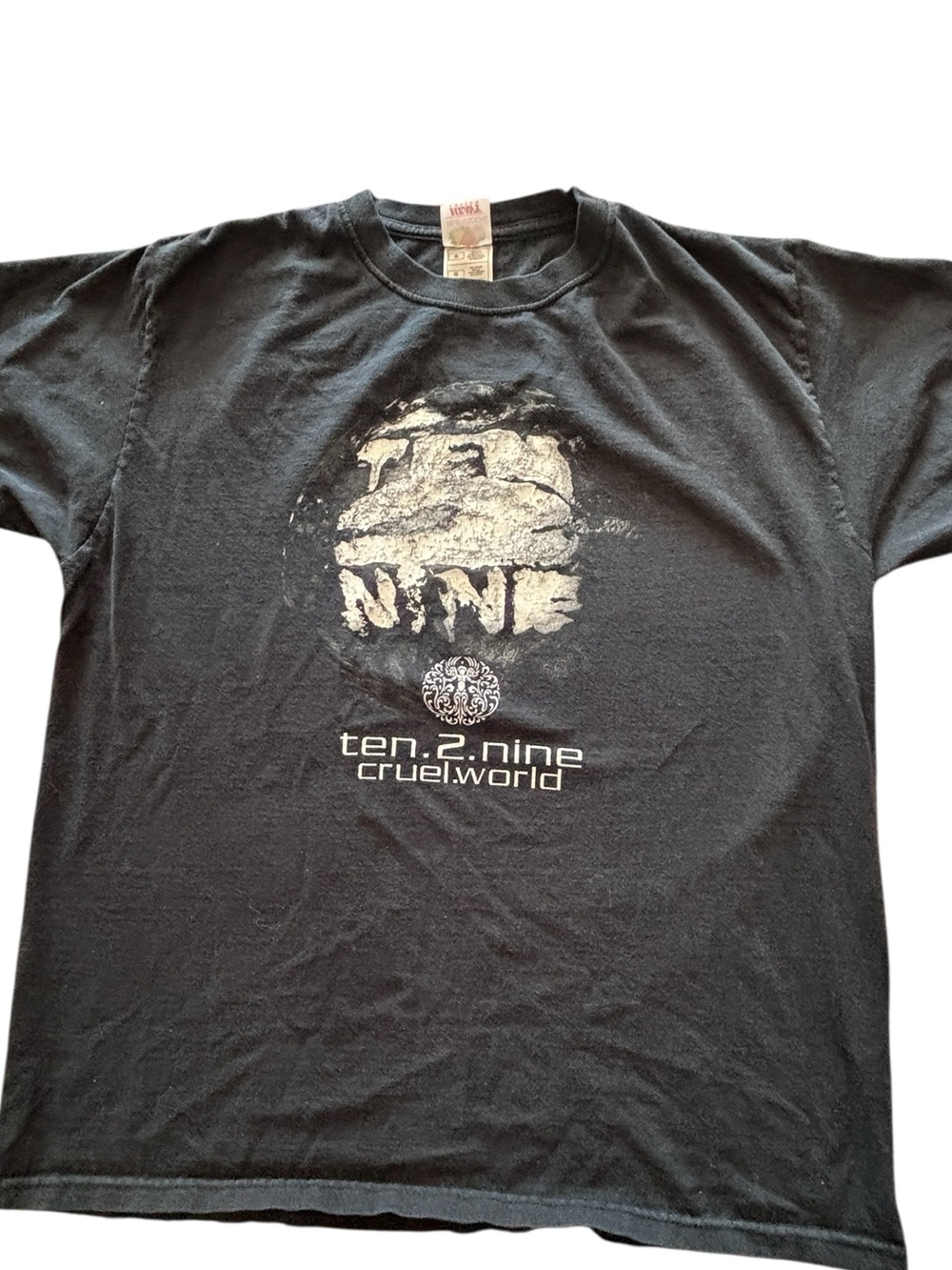 Ten.2.Nine Cruel.World Black Graphic T-Shirt Size Large